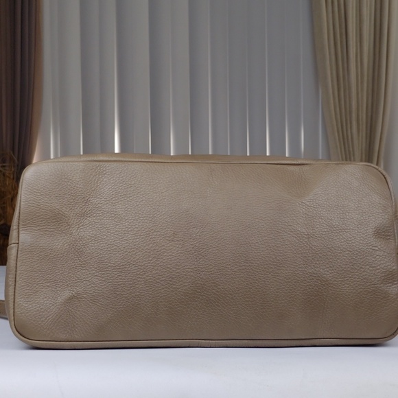 Vera Pelle Leather Handbag. - Picture 5 of 16